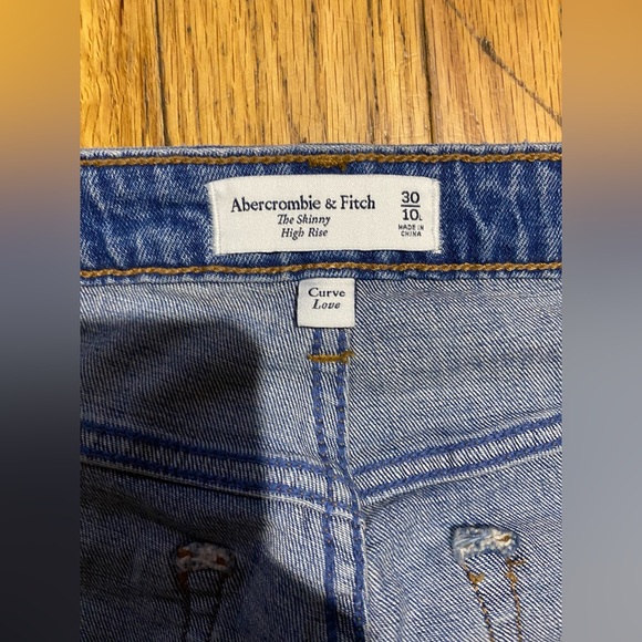 Abercrombie & Fitch Jeans 👖 - Picture 3 of 3